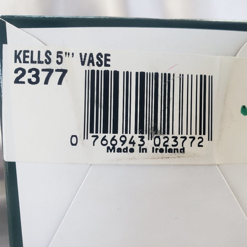 Belleek Kells 5" Vase - Picture 6 of 8